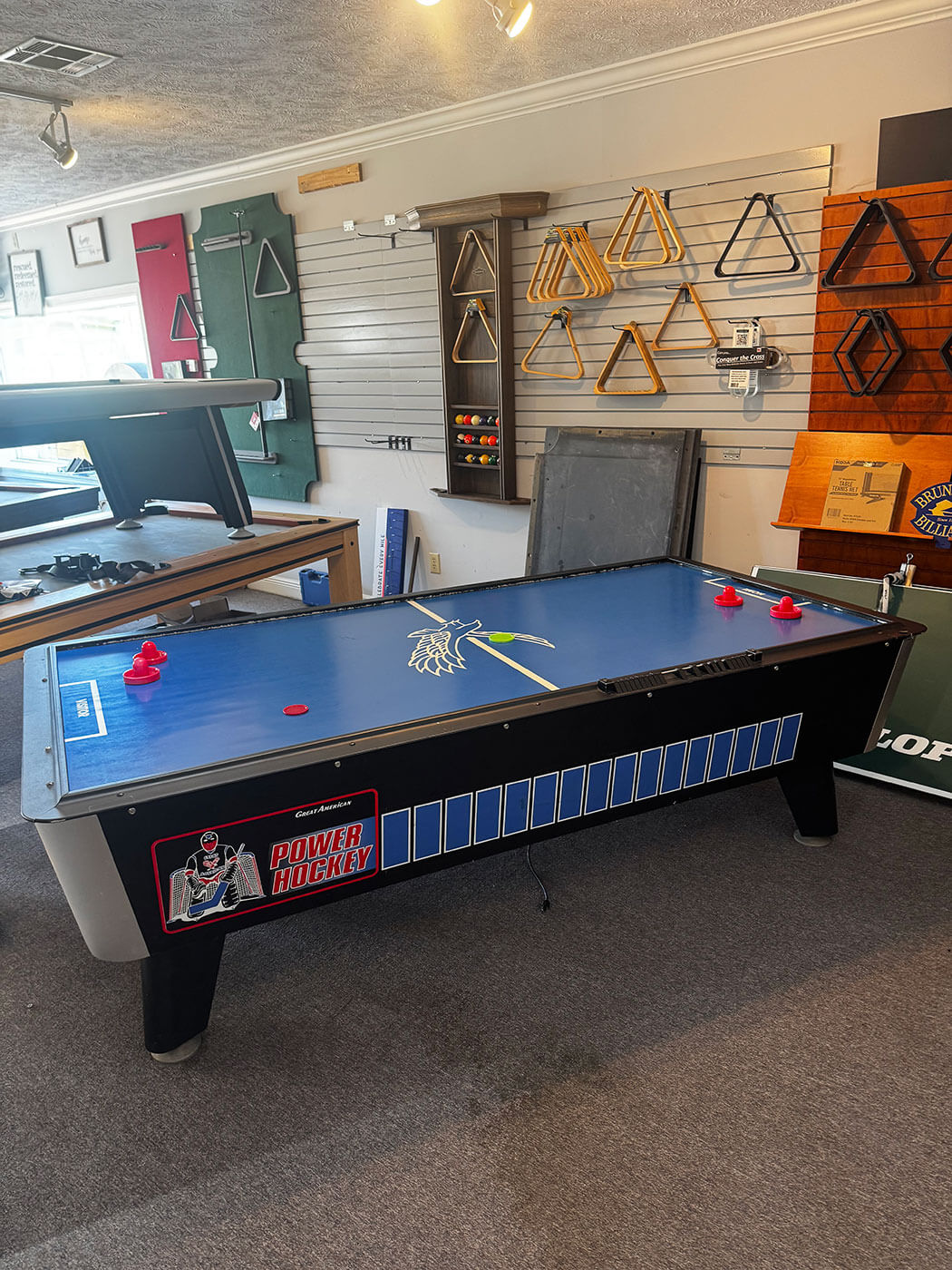 Air hockey table